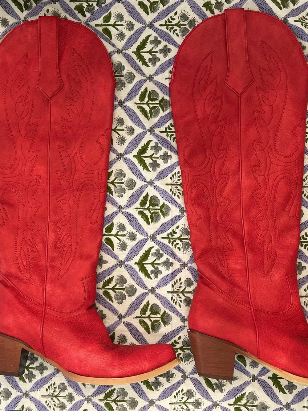 Red Women's Western Knee-High Boots - Picture 3 of 3